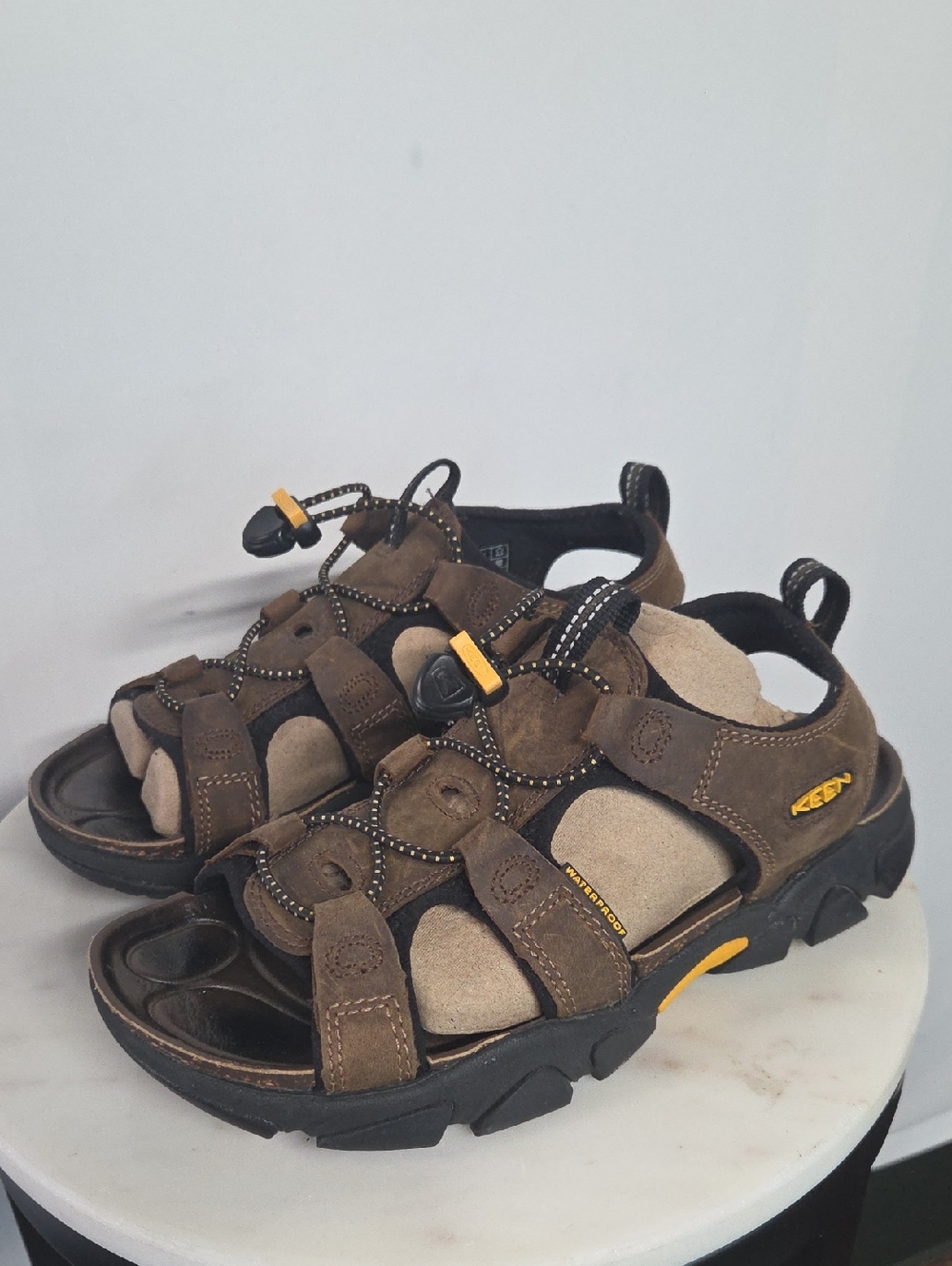 Keen Womens Brown and Black Suede Trail Sandals Size 7.5